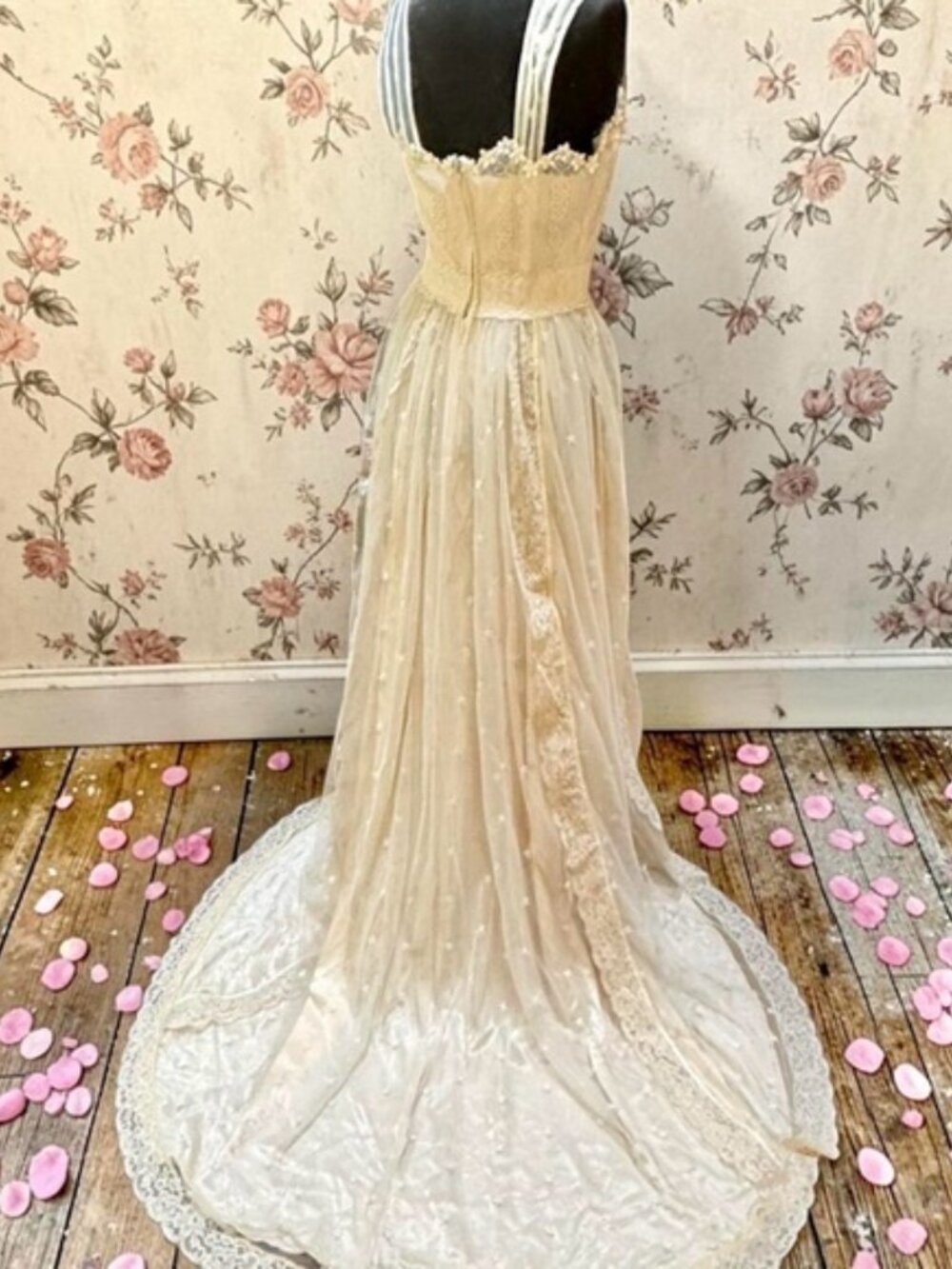 Romantic Cream Lace Bridal Gown with Sheer Overlay - Picture 4 of 8